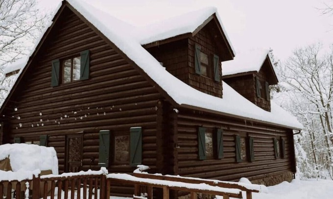 Deerwood Cabina | Welcome to the Log Cabin.