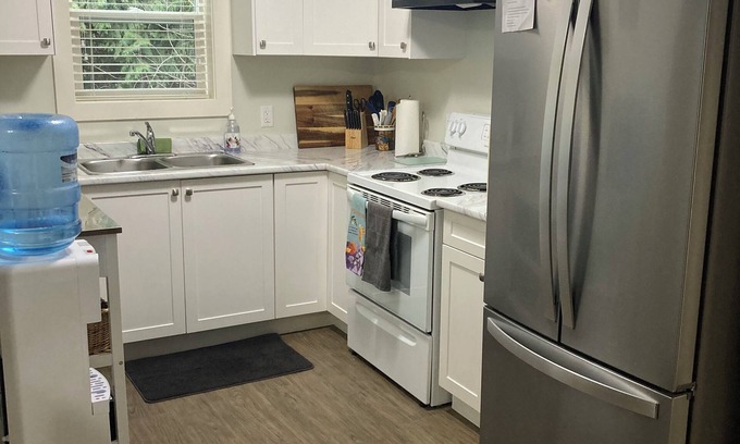 Regional District of Nanaimo Casa | Welcome to the Retreat A legal 2 bed 1 bath private walk in suite.