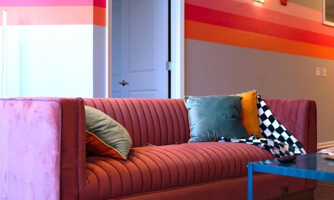 Midtown - Westport Apartamento | Welcome to the Retro Room 2 bed 2 bath