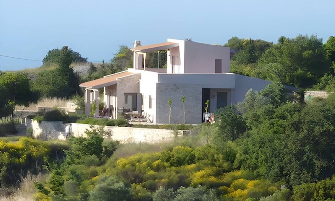 Kalamitsi Villa | Villa de piedra independiente con vista al mar 180 °