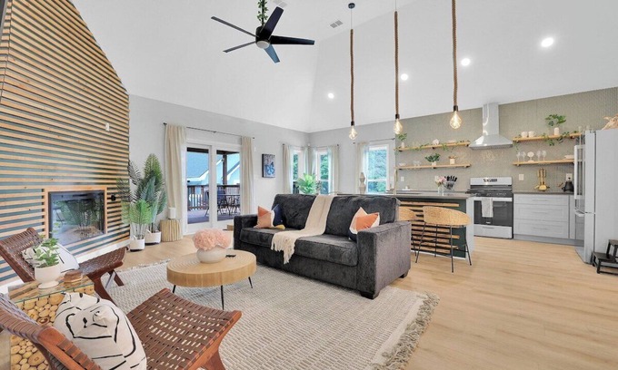 Rex Casa | Welcome to the Urban Jungle