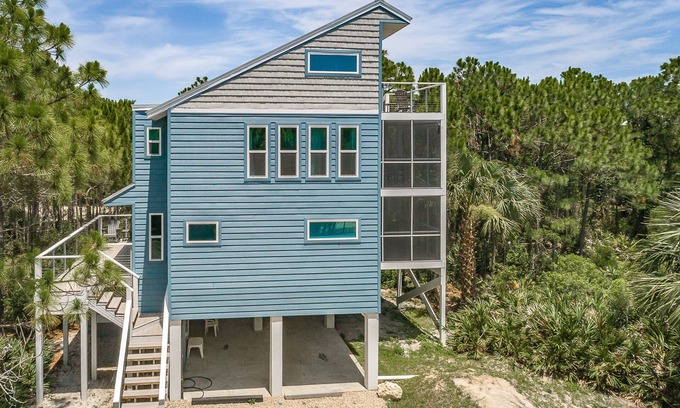 Plantation Casa | Welcome to The Lazy Dolph-Inn!