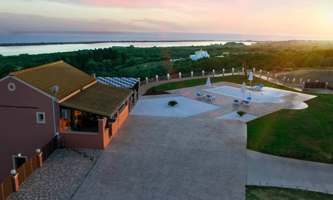 Notos Villa | Bienvenido a Mediterranean View