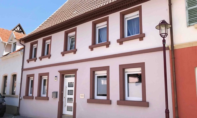 Gollheim Casa | Bienvenido a Villa Kerzenheimer Tor