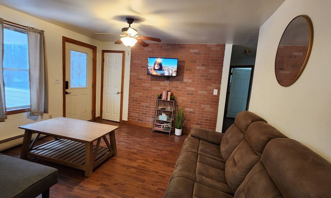 Franklin Casa | Welcome to the Webster Place! A Charming 3-bedroom house in fabulous Franklin.