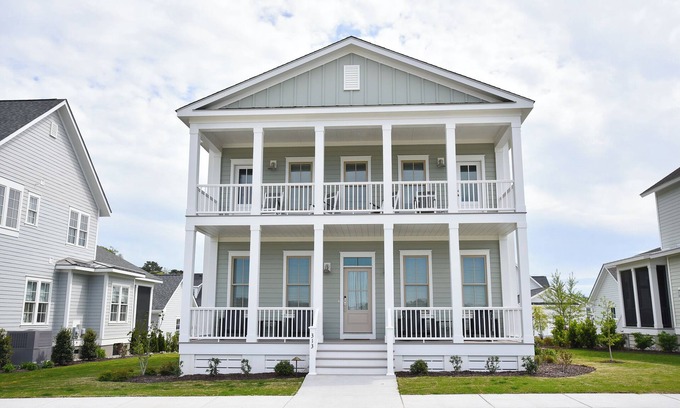 Cape Charles Casa | Welcome to the Whale house.