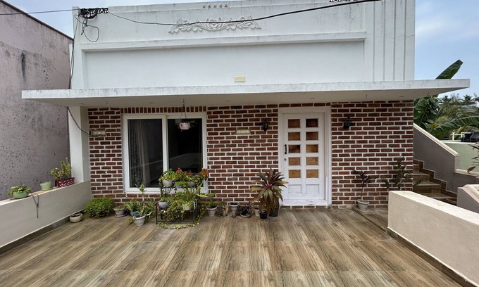 Karaikal Apartamento | Welcome to the "Zen Studio Apartment," your serene retreat in Karaikal.