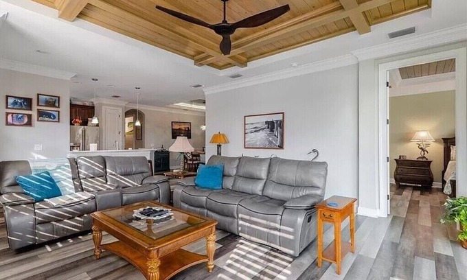 Naples Casa | Welcome to this Endearing Naples Home!