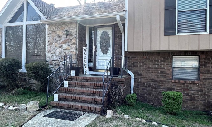New Castle Casa | Welcome to this lovely 3 bedroom home near access to all the city has to offer.