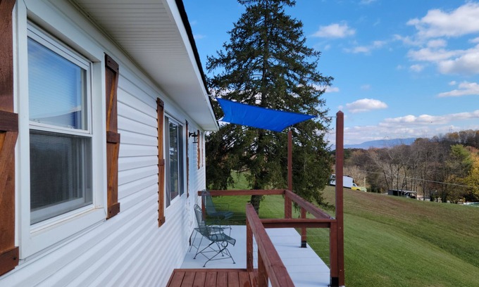 Kodak Casa | Welcome to Triple C Rentals, this home is clean, comfortable and convenient!!!!!