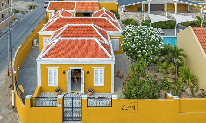Koralengebied Casa | Welcome to Villa Grandi, where historic charm meets modern comfort