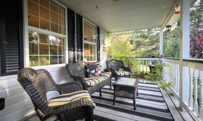 Central Alberta Casa | Welcome to Woodland Nest--your private forest sanctuary!
