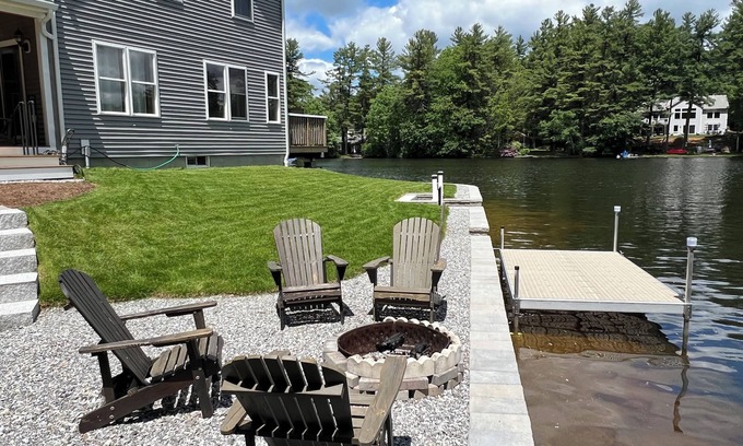 Westminster Casa | Welcome to your dream lake getaway! Lovely views of 150 feet lakefront bliss!