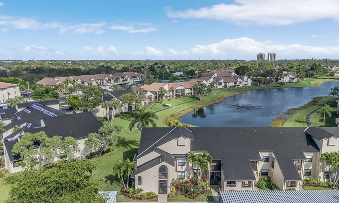 Cypress Lake Condominio | Welcome to your Fort Myers retreat! This charming condo at The Club at Crystal Lake is perfectly located — just minutes from Fort Myers Beach, Sanibel & Captiva Islands, shopping, dining, and easy access to RSW International Airport.