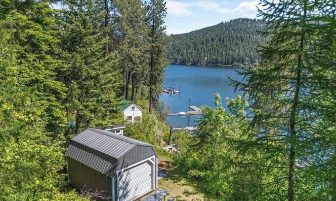 Harrison Cabina | Welcome to your lakeside glamping retreat in Powderhorn Bay on Lake CDA!