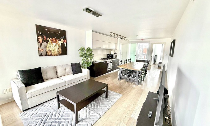 Chinatown Condominio | Welcome to Your Stylish Retreat in Vibrant Chinatown!