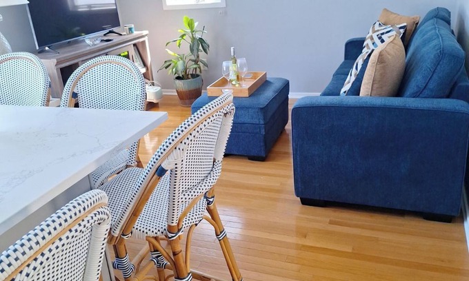 Margate City Condominio | Welcoming 2-bedroom condo in Margate, NJ,. 2 blocks to beach