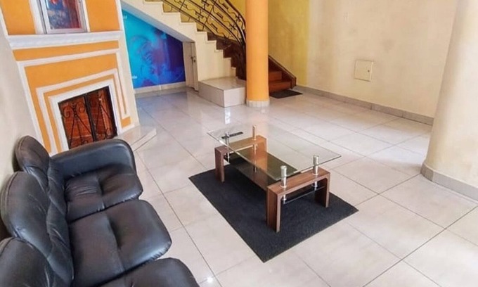 La Mariscal Apartamento | Welcoming 2-bedroom 2 beds apartment with WiFi in Quito