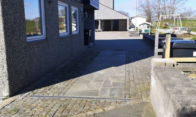 Karmoy Apartamento | Welcoming 2-bedroom apartment with WiFi in charming Karmøy