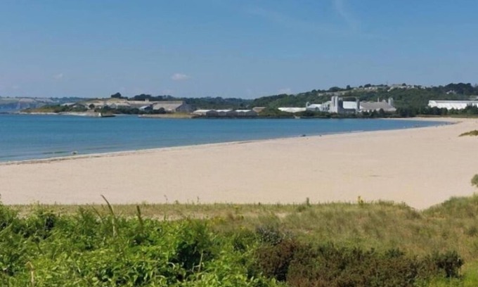 Par Chalet De Esquí | Welcoming 3 Bedroom Caravan 2 Min Walk to Beach