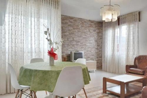Muros Apartamento | Welcoming Apartment in A Coruña, 90 m², Balcony