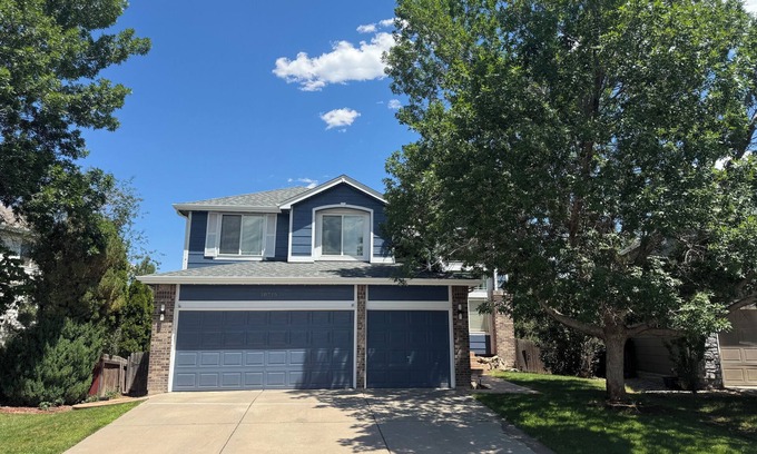 Parker Casa | Welcoming huge basement with 1 bed and private kitchen and bath with in Parker
