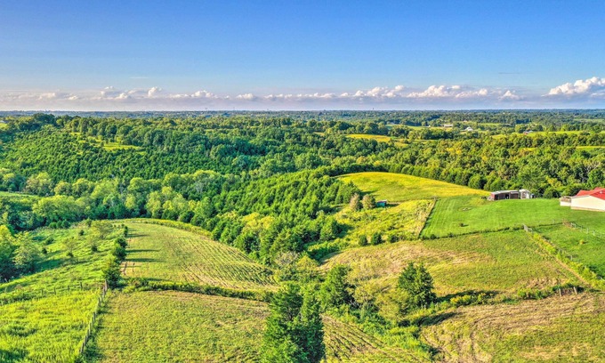 Rutland Casa | Welcoming Kentucky Home w/ Sprawling Views!