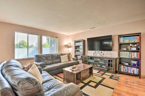 Medford Casa | Welcoming Medford Home Near Parks and Downtown!