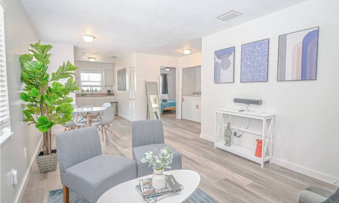 North Hyde Park Casa | Welcoming The Bayside Retreat Tampa Unit A - 2 bedrooms 1 bathroom