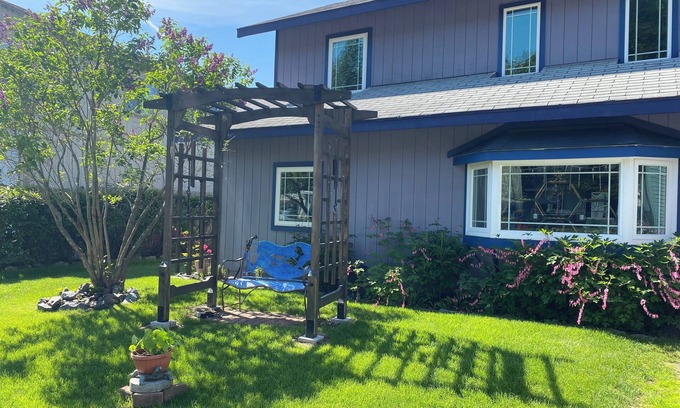 Northeast Anchorage Casa | Welcoming to Cotton House's 3-bedroom house and WiFi in Anchorage