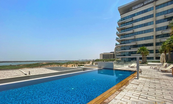 Abu Dhabi Apartamento | WelHome - Urban Tranquil Retreat In The Heart of Yas Island