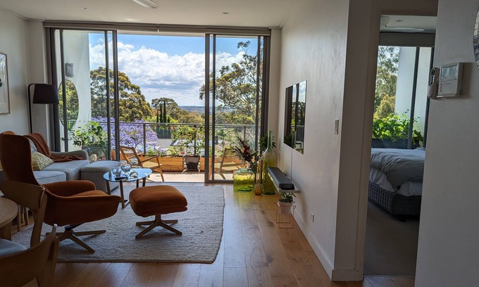 Lane Cove Apartamento | Well appointed, elevated, light filled Apartment