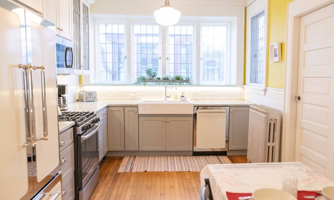 Grand Rapids Apartamento | Well appointed home near Wealthy Street, Trinity Health & Mary Free Bed