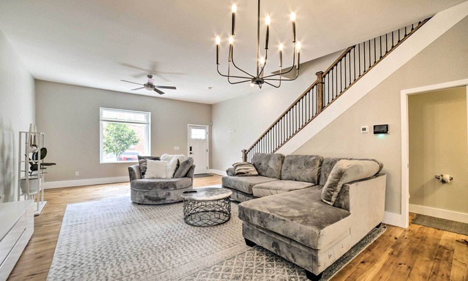South Side Flats Casa | Well-Appointed Pittsburgh Home: 1 Mi to Dtwn!