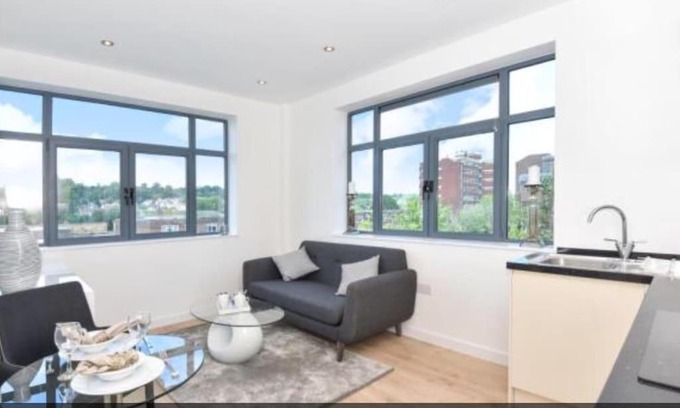 Hemel Hempstead Apartamento | Well Connected, Light, Stylish City Pad. WiFi inc.