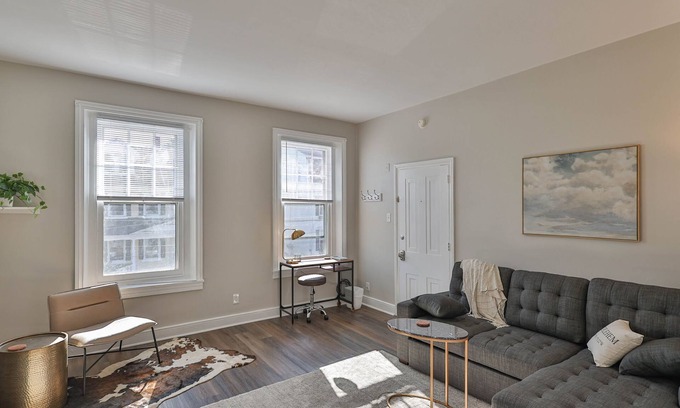 Bethlehem Apartamento | Well Decorated Apartment in Historic Bethlehem - 2 Night Min