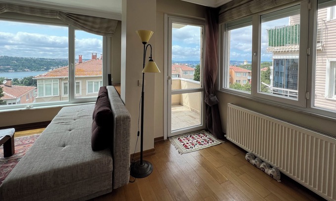 Kanlıca Mahallesi Apartamento | Well Equipped Cozy Flat w/ Bosphorus View & Jacuzzi