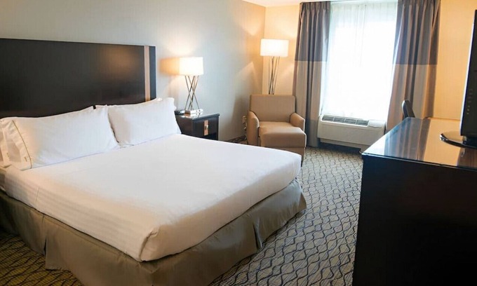 Chanhassen Casa | Well-Equipped Sanctuary for Your Staycation! Gym