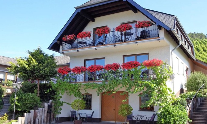 Osann Apartamento | Casa de vacaciones bien cuidada en medio de los viñedos. Apartamento 1, vacaciones cortas bajo petición