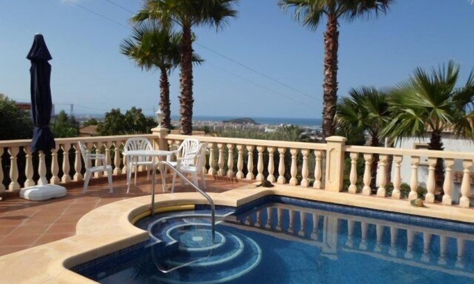 Denia Villa | Bien mantenido casa con fabulosas vistas sobre la bahía de Denia