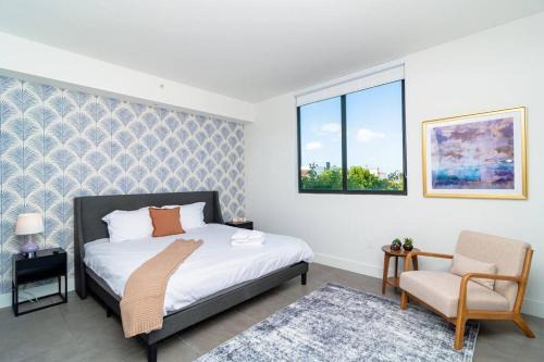 East Little Havana Apartamento | Well Located 1BR with King Bed, Laundry and Parking Option Near Brickell and Marlins Park