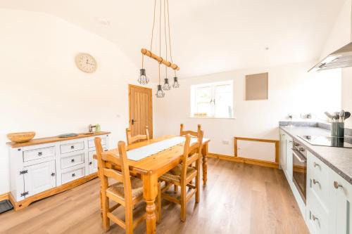 Tickenham Casa | Well-located countryside cottage