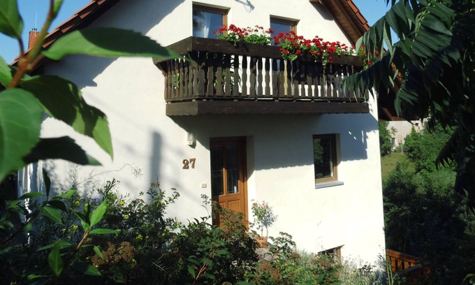 Schoenfeld-Weissig Apartamento | Bien cuidado, apartamento tranquilo en el techo verde con magníficas vistas