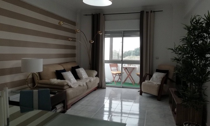 Torre da Marinha Apartamento | Bienvenido a South Bay Guest House