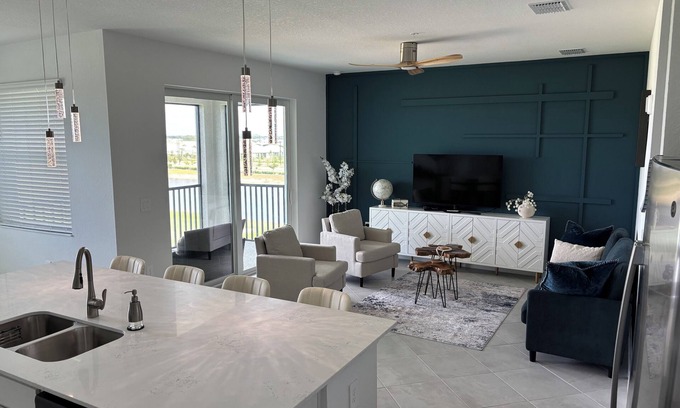Venice Condominio | WELLEN GOLF & COUNTRY CLUB GATAWAY In a Modern Style 2 bd Condo