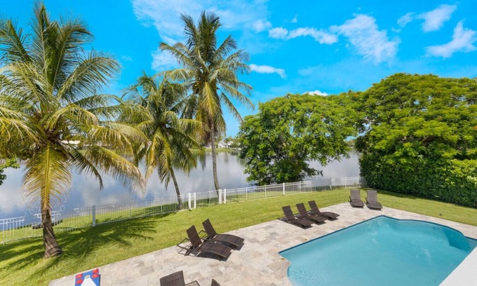 Wellington Apartamento | Wellington Lakehouse Heated Pool & Views