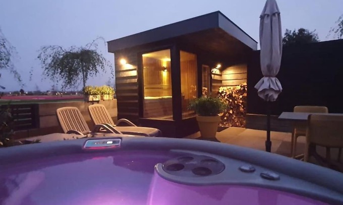 Ruigenhoek Casa | Wellness Lodge Ruigenhoek 13A - Sauna, Jacuzzi !