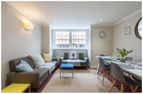 Wells Casa | Wells City Centre, Quiet Mews House, sleeps 6