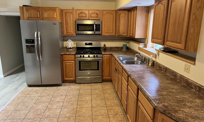 Wellsboro Apartamento | Wellsboro Rail Trail 2 2 bedroom, fully stocked kitchen and pet friendly