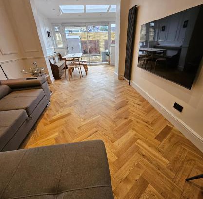 Alperton Casa | Wembley London lovely 6 bed House sleeps up to 14